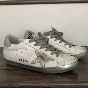 Authentic Women Golden Goose Superstar Sneaker size 6